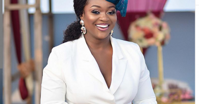 Jackie Appiah In Trouble Over $5,000 Cash — Video
