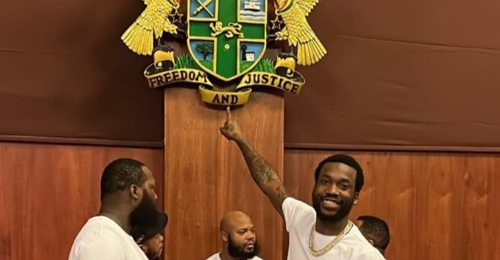 ‘She Fvck Me As Soon As She Met Me’–US Rapper Meek Mill Reveals Dirty Secret In Hardc0re Jubilee House Video