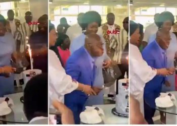 President Akufo-Addo Struggles To Cut Birthday Cake, Social Media Users Ask If Everything Is Ok–Video
