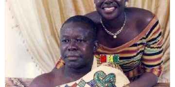 Throwback Photo Of Asantehene Otumfuo Osei Tutu II And His Young Wife Gets Social Media Talking