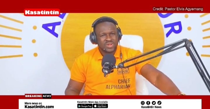 Trouble As Ghanaian Pastor Elvis Agyemang Fight Side Chicks Live On Alpha Hour Dawn  Prayers–Video