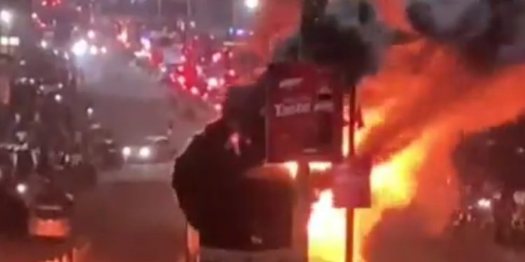 Live Video: STC Bus Full Of Passengers Catches Fire In Kumasi 