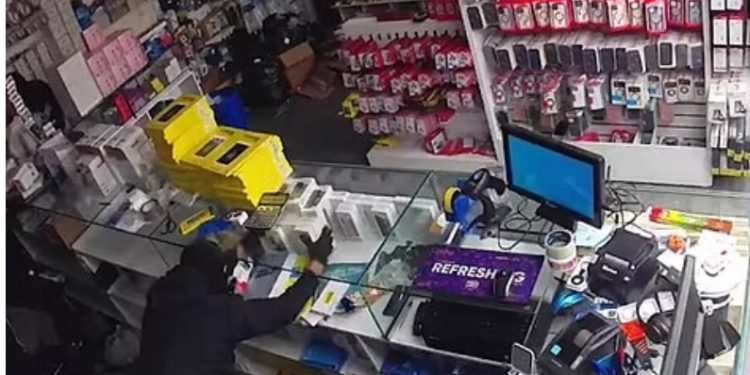 Thieves Break Into New Phone Shop In Koforidua, Steal Hundreds Of iPhones, Other Goods Worth More Than A Billion Cedi–See Video