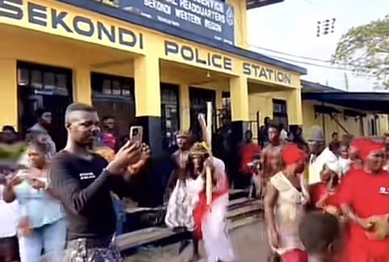 Shocking Video: Man Accused Of Betraying Jesus And Having Him Killed On The Cross Some 2000 Years Ago Arrested In Ghana,Taken To Sekondi Police Station
