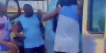 Sad Video: Passengers Beat Up An Elderly Man In Trotro For Saying He Will Vote For NPP Again In December 2024 Elections