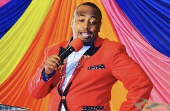 Women Who Use iPhones And Speak Good English Are Not Suitable For Marriage, Avoid Them—Single Men Advised