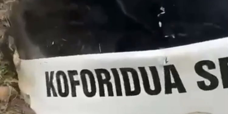 Sad News: Staff Of Koforidua Sec. Tech Involved In Seri0us Car Accident, 1 Dead—Video