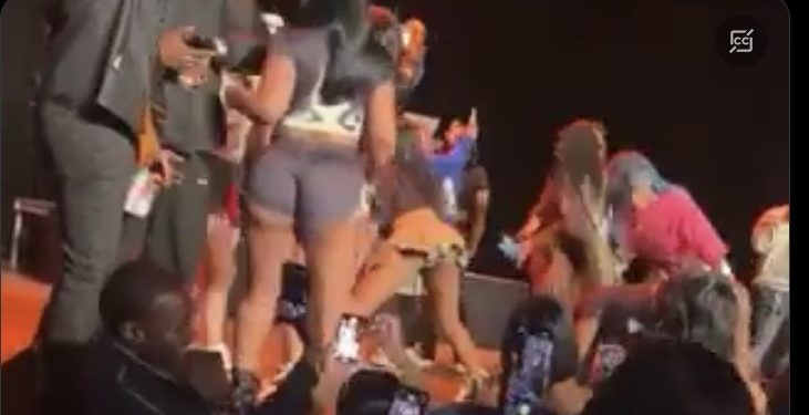 Young Man Beaten To D£ath For Slapping Female Musician’s Butt0cks During Live Performance