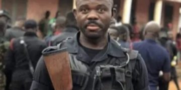 Armed Robbers Kill Police Officer