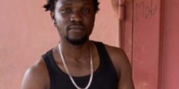 Angry Youth Storm Police Station After Police Officers Allegedly Beat And Killed Young Man For Selling ‘Weed’ In Kumasi—Video