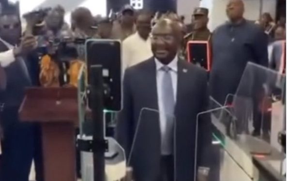 Check Out Hilarious Comments As Electronic Gate At Kotoka Airport Fails To Open For Ghana’s Vice President Bawumia During Commissioning Ceremony