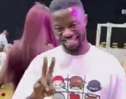 Such A Disagrace! Actor Kwaku Manu Dragged For Wearing Low Budget T-Shirt To Presidential Dinner Organised By Mahama—Video