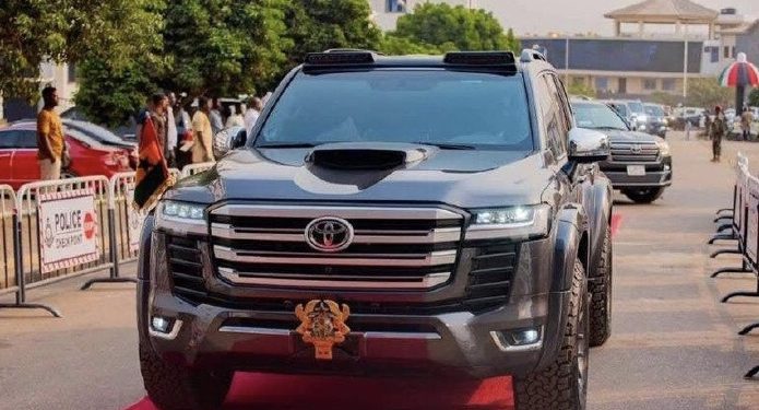 President John Mahama’s Official Vehicle Toyota Land Cruiser LC300 Xtreme Edition Spotted Being Washed At Roadside Washing Bay,Raising Deep Security Concerns—Video