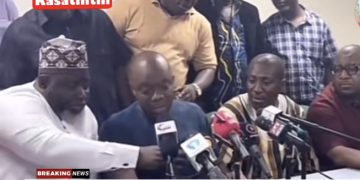 NPP Chairman Throws Away TV3 Microphone During Press Conference—Video
